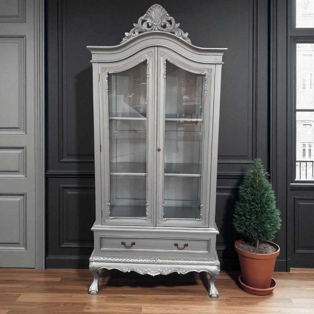 Thomas Chippendale Cabinet ☆ Silver